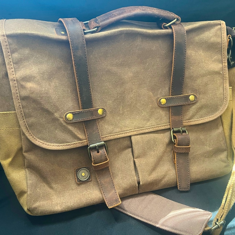 Large Men’s Crossbody Satchel